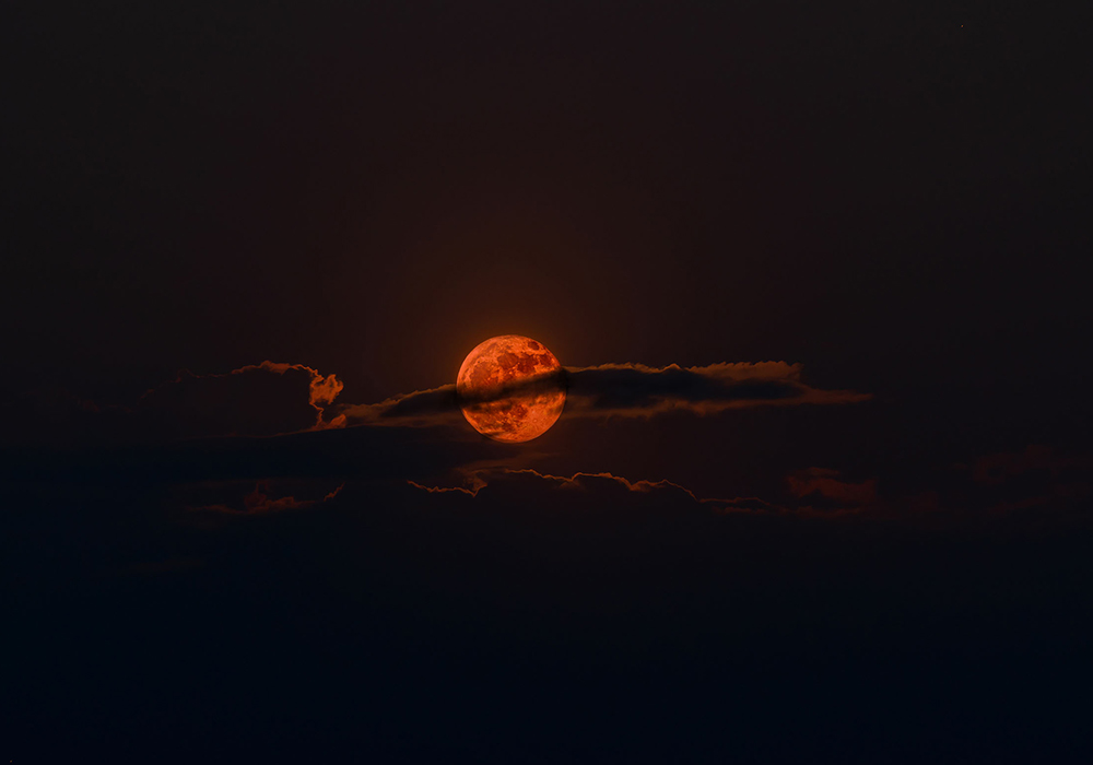 when to see orange moon