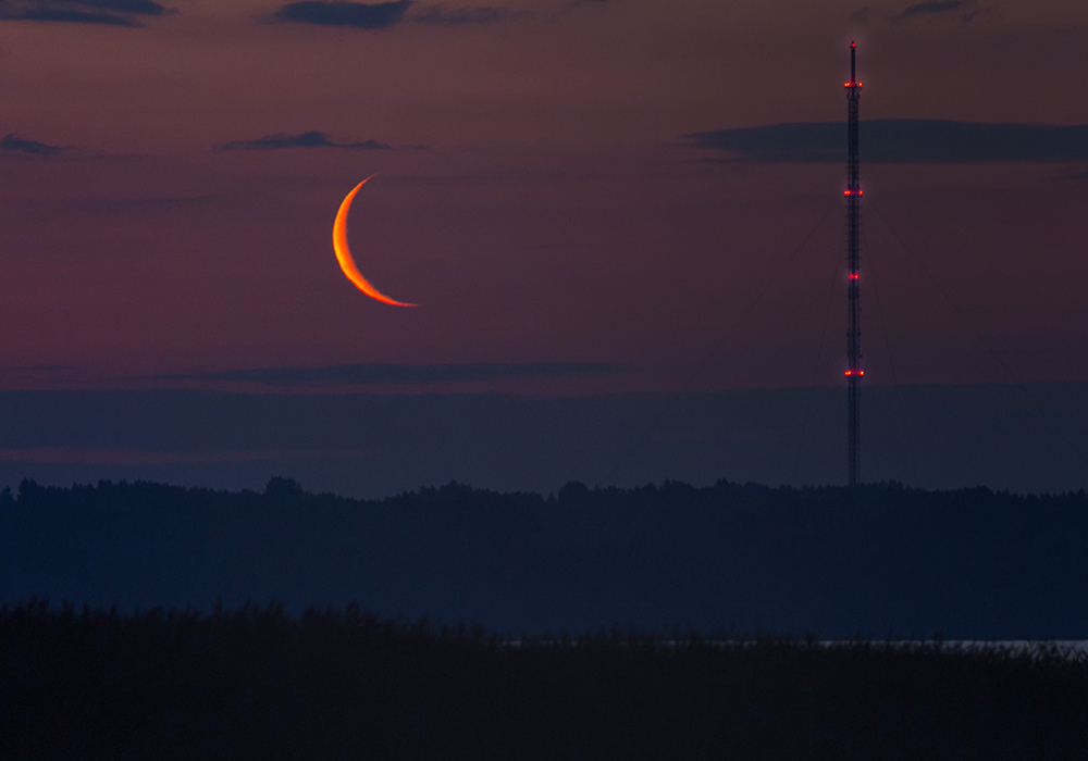 7 Stunning Crescent Moon Phases That Will Blow Your Mind