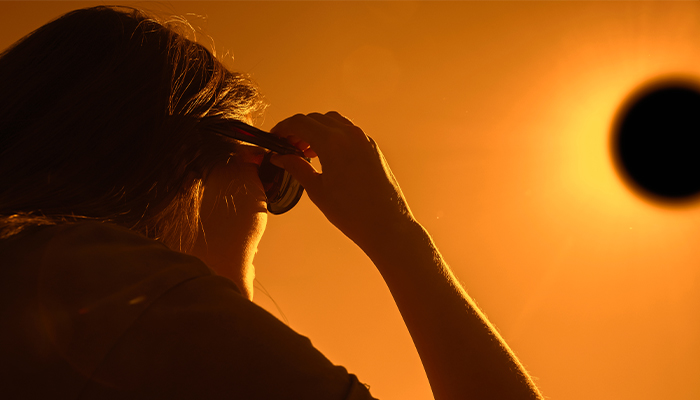 cclipse effect on eye